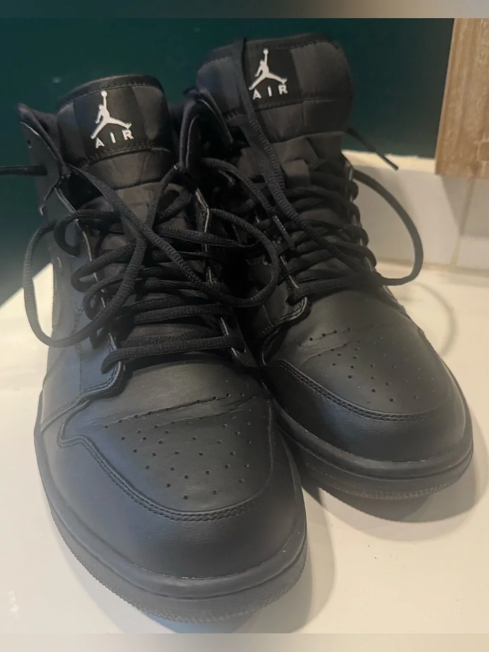 Air Jordan 1 Retro High-Top Sneakers - Black Size 12